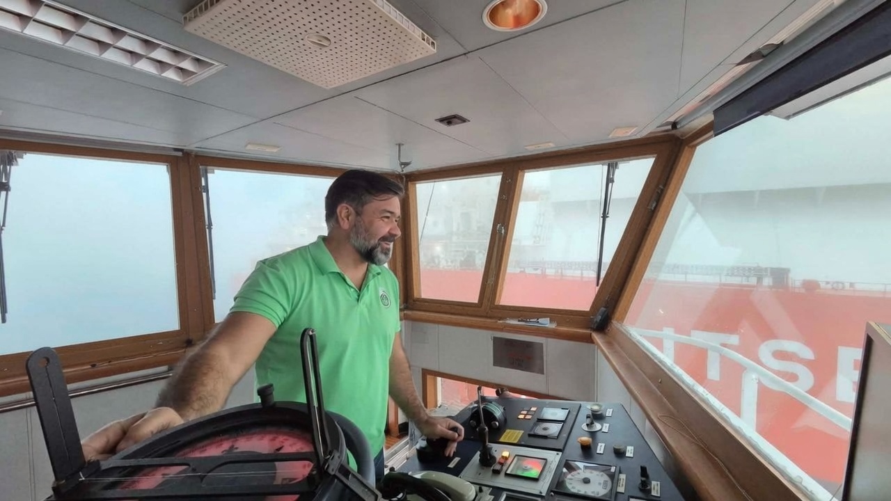 Two Maxel Marine assessors on the bridge during a live navigational assessment